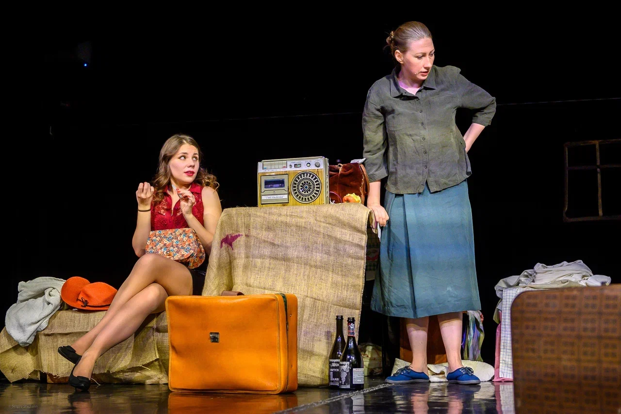 Сцена из спектакля